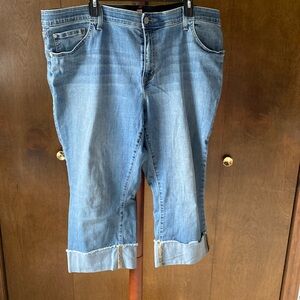 Size 22W cuffed capri jeans